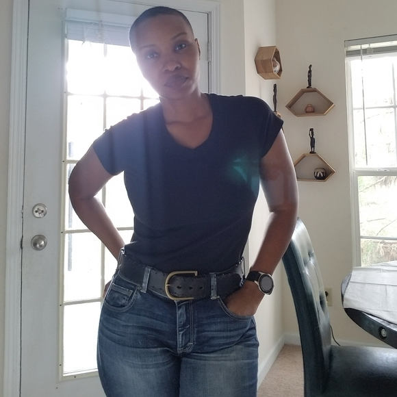 Meet Your Posher! - Picture 2 of 8